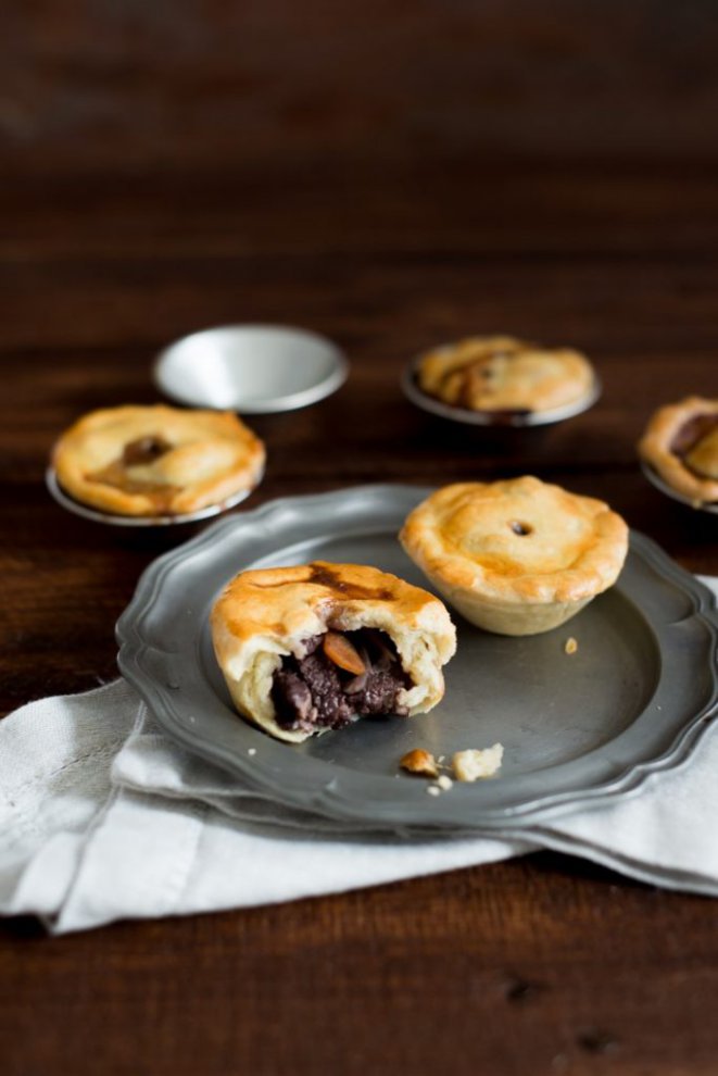 Mini Pasteten (Tourtes) mit Boeuf bourguignon Mini Pasteten (Tourtes) mit Boeuf bourguignon