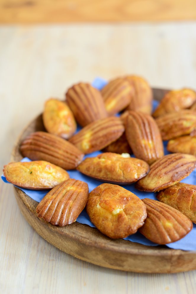 Herzhafte Madeleines mit Zucchini und Ziegenkäse salzige-Madeleine-