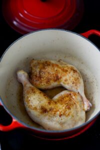 Schmorhähnchen mit Biersauce (Poulet à la bière) Schmorhähnchen mit Biersauce (Poulet à la bière) Poulet A La Biere Schritt 8 Hähnchen Anbraten Im Topf
