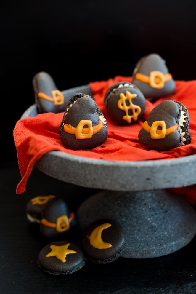 Hexenhut Macarons für Halloween und warum man das Puder noch einmal sieben sollte Macarons-Halloween