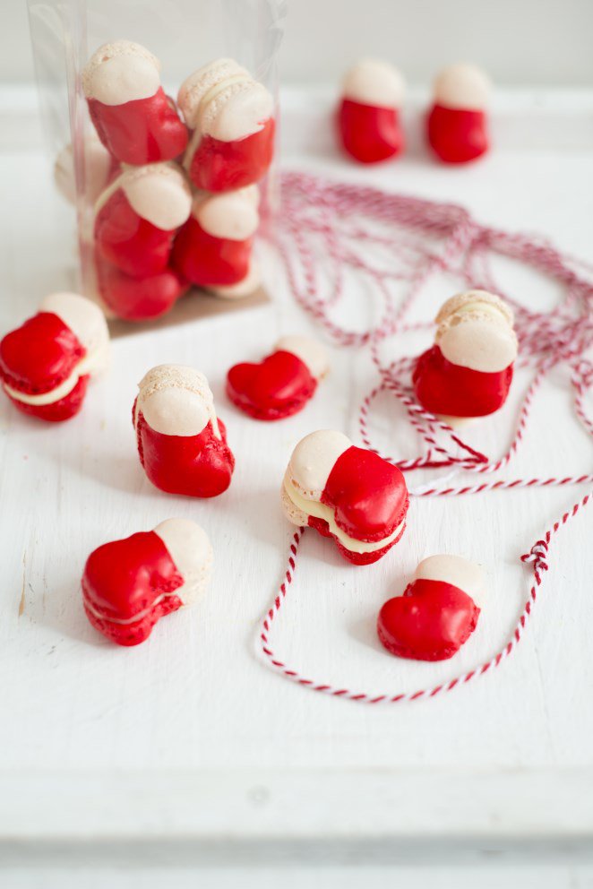 Weihnachtsstiefel Macarons ( Macaron Bottes de Noel) mit weißer Schokoladen-Ganache Macarons-Stiefeln-Weihnachten