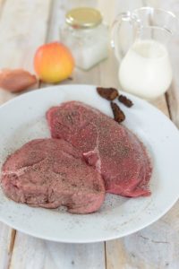 Gratin Dauphinois mit Morcheln & Pfeffersteak mit Sahne, Äpfeln und Morcheln Sauce Pfeffer Steak 200x300