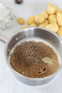 Gratin Dauphinois mit Morcheln & Pfeffersteak mit Sahne, Äpfeln und Morcheln Sauce Sahne Mit Mörschel 200x300