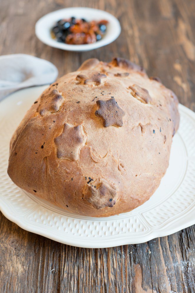 Hähnchen im Brotmantel (Poulet en croûte de pain) Brot Kruste Für Hähnchen