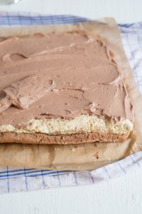 Buche mit Passionsfrucht, Zartbitterschokolade und einem Praliné-Herz (Bûche chocolat-passion et coeur de pralin) Buche mit Passionsfrucht, Zartbitterschokolade und einem Praliné-Herz (Bûche chocolat-passion et coeur de pralin) Buche Füllen 200x300