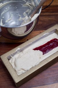 Geeiste Bûche de Noel Pfirsisch-Himbeeren DSC_9287 200x300