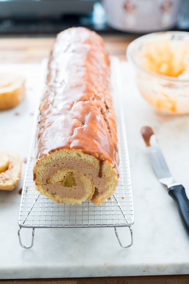 Bûche de Noel mit Milchschokolade und Orangen Rezept