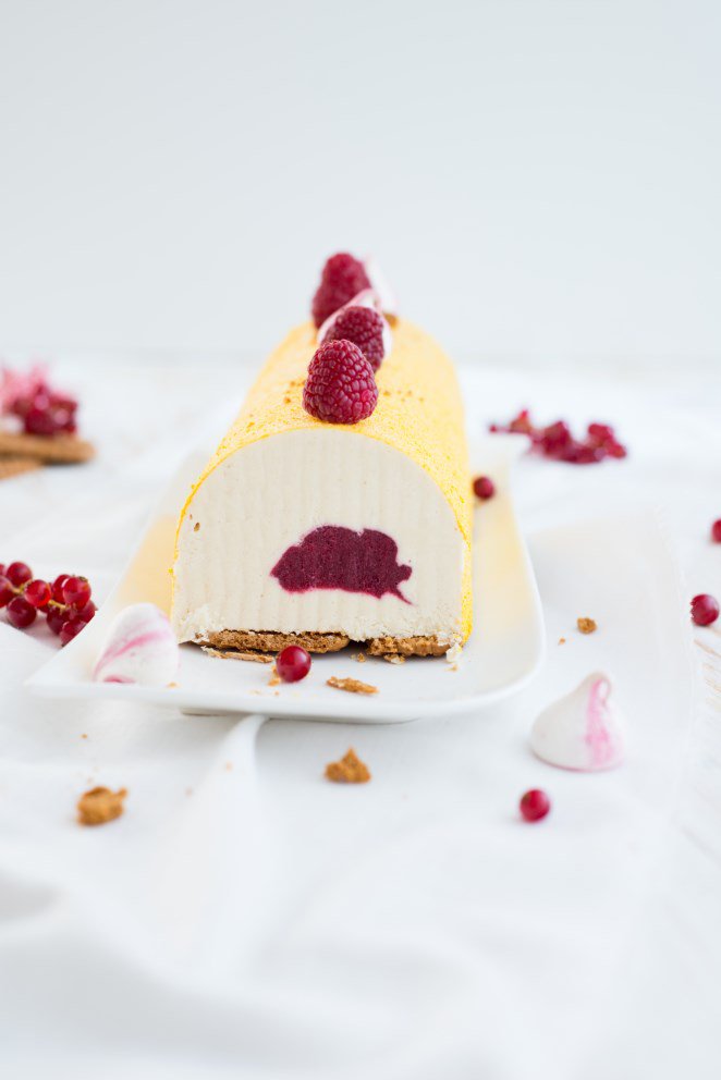 Geeiste Bûche de Noel Pfirsisch-Himbeeren Rezept