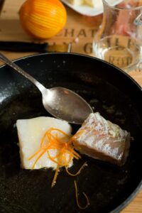 Fischfilet mit Orangen-Butter-Sauce Kabeljau Rezept Schritt 6 Fischfilet In Pfanne Mit Orangenzeste 200x300