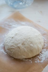 Schnelles Brot mit Trockenhefe backen Brot-formen-und-ruhen-lassen-200x300