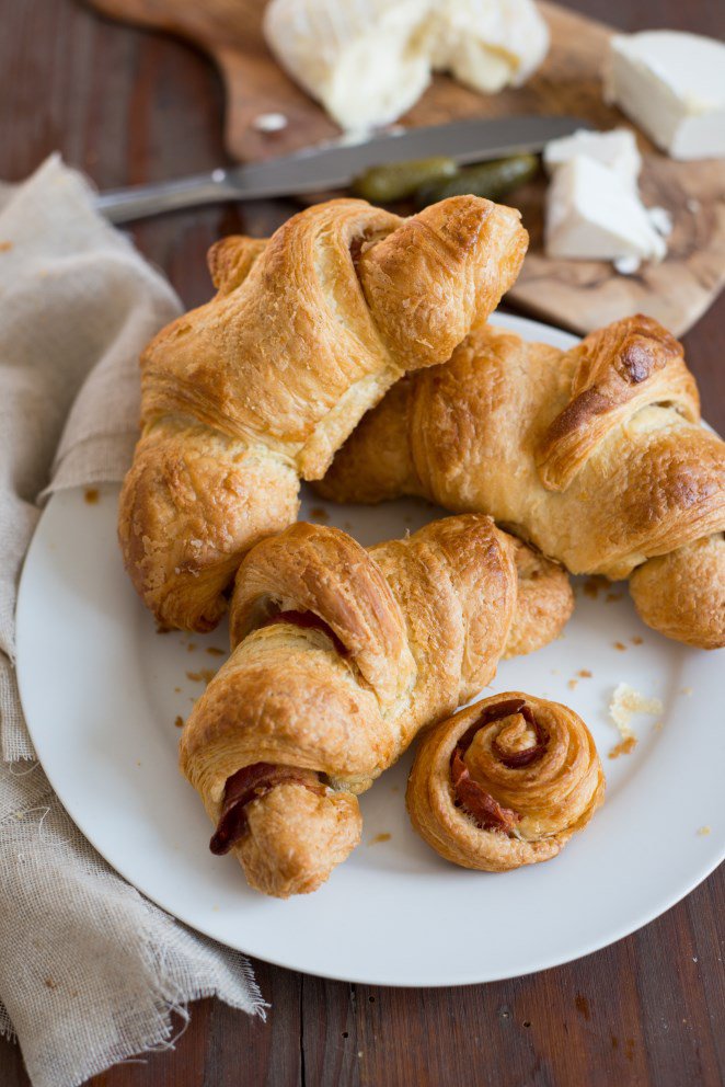 Herzhafte Croissants Croissant-mit-Käse-und-Schinken-