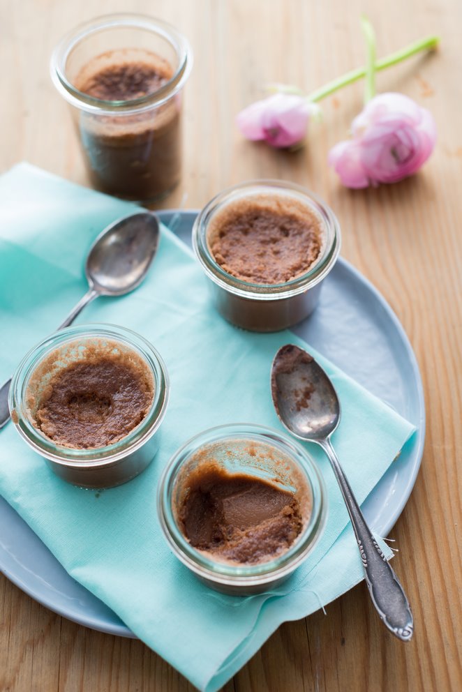 Kleine Schokoladencreme für das Vesper (Petits pots de crème au chocolat pour le goûter) Schokolade Creme Brûlée