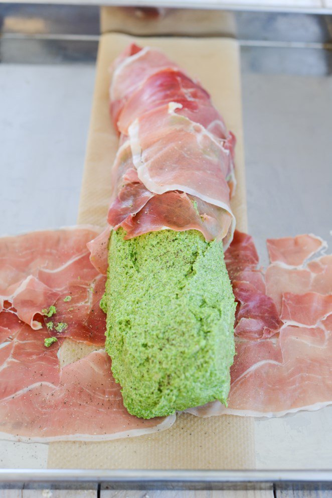 Schweinebraten im Kräuter-Schinken-Mantel Rezept