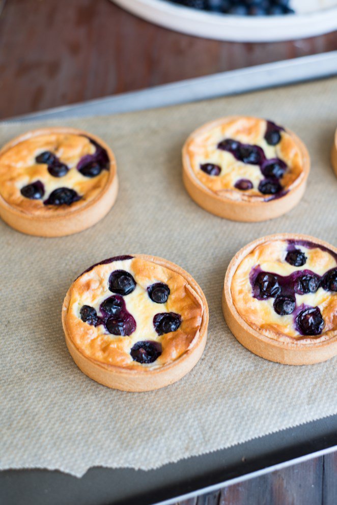 Tartelettes mit Cassis, Mango und Beeren DSC_0510