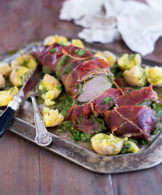 Schweinebraten im Kräuter-Schinken-Mantel Ostern-Rezept-Schweinebraten