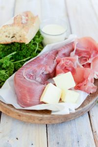 Schweinebraten im Kräuter-Schinken-Mantel Zutaten Schweinebraten Mit Kräuterkruste Und Schinken 200x300