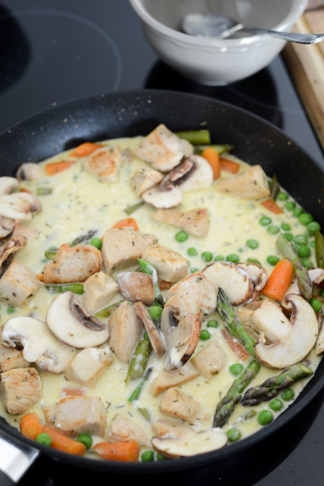 Blanquette mit Frühlingsgemüse und Fächerkartoffeln Blanquette-haenchen-mit-Creme-fraiche