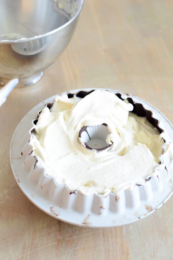 Vanilleeis-Torte mit goldenem Schokoladenüberzug ganz einfach (…zum ...