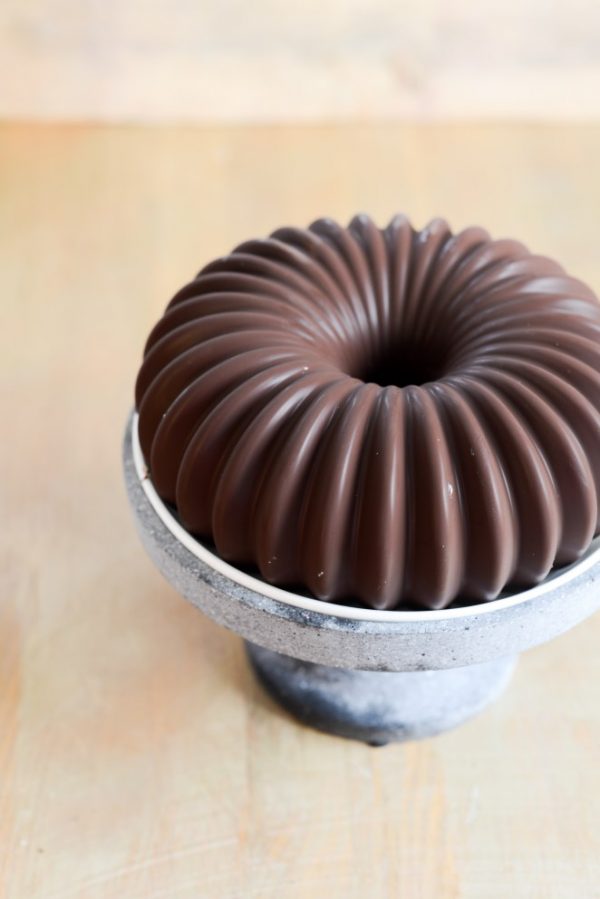 Vanilleeis-Torte mit goldenem Schokoladenüberzug ganz einfach (…zum ...