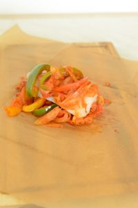Fisch en Papillote mit Piperade (Papillote de poisson à la piperade) Papillote Zubereiten  200x300