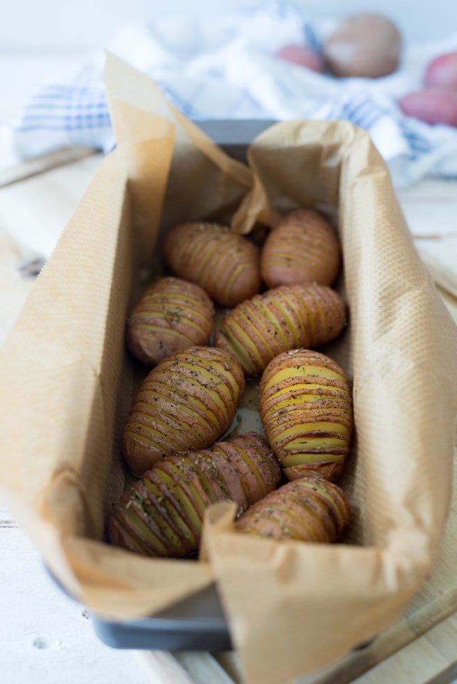 Blanquette mit Frühlingsgemüse und Fächerkartoffeln faecher-Kartoffeln