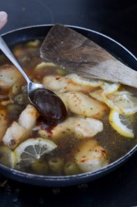 Hähnchen mit Oliven und Zitronen  (Poulet au citron et aux olives) FILE1953 199x300