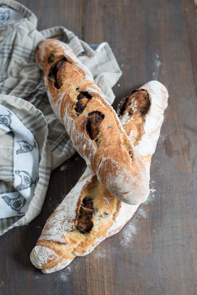 Baguette mit Tapenade zum Aperitif Bagütte Mit Tapenade 4