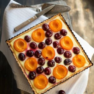 Kirsch-Aprikosen-Tarte (Tarte aux abricots et cerises)