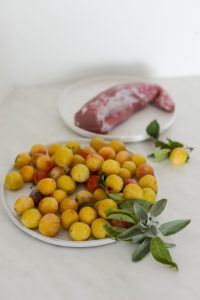 Schweinefilet mit Salbei und Mirabellen (Filet de porc à la sauge et aux mirabelles) DSC_3153 200x300