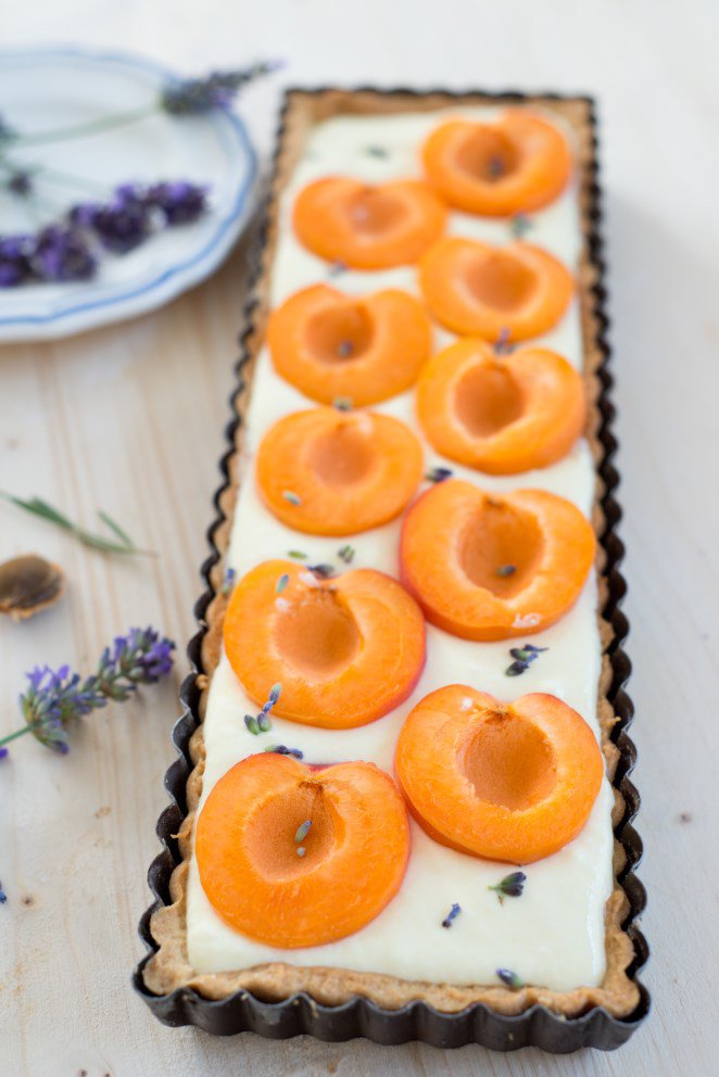 Tarte mit Lavendel und Aprikosen ( Tarte à la lavande et aux abricots) Lavendel-Aprikosen-Tarte-sommer