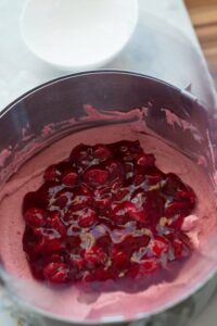 Himbeer-Pistazien-Torte (Entremet framboise-pistache) Rote Grüzte Torte 200x300