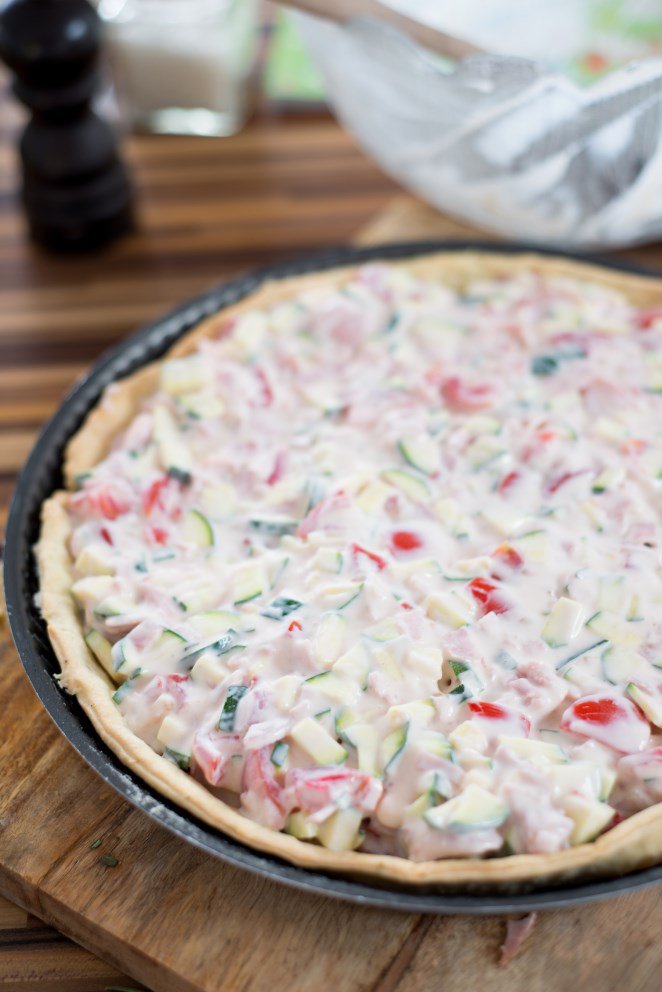 Sommerliche Gemüse-Quiche (Quiche aux légumes d'été) Quiche Rezept Schritt 7 Quiche Vor Dem Backen Ungekocht