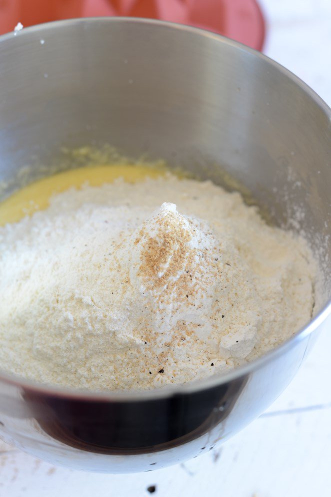  Kuchen Mit Schokolade Schritt 3 Mehl Und Zucker In Schüssel