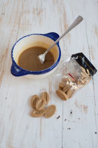 Buche de Noel mit Weihnachtskugeln Buche de Noel mit Weihnachtskugeln DSC_5463 200x300