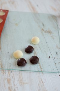 Buche de Noel mit Weihnachtskugeln Buche de Noel mit Weihnachtskugeln DSC_5465 200x300