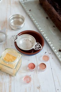 Buche de Noel mit Weihnachtskugeln Buche de Noel mit Weihnachtskugeln DSC_5483 200x300