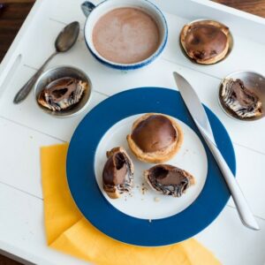 Pastéis de Nata mit Salzbutterkaramel und Schokolade