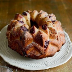 Brioche de Noel mit Sauerkirschen