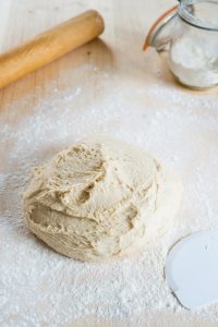 Französische Beignets fast wie bei Maman Beignets Teig Ausrollen 1 200x300