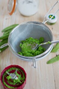 Erbsen Macarons (Macarons aux petits pois) Erbsen Macarons Gemüse Backen 1 200x300