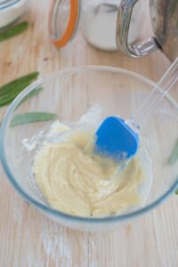 Erbsen Macarons (Macarons aux petits pois) Erbsen Macarons Gemüse Backen 5 200x300