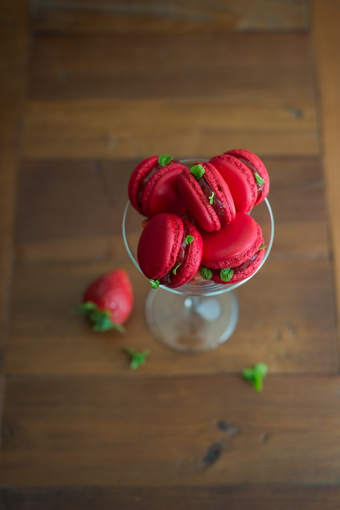  Red Macarons Rot