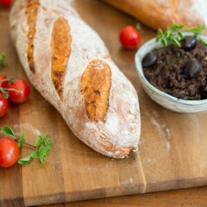 Baguette mit Tomaten