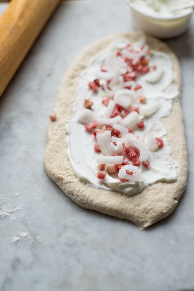 Flammkuchen wie ein Epi Epi Bagütte Schritt 6 Flammkuchen Teig Mit Belag