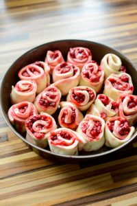 Himbeer-Brioche Schneckenkuchen oder mein Himbeer Rollkuchen zum Kaffee DSC_2952 200x300