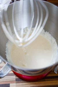 Lavendeleis wie in der Provence mit Himbeer Eiswaffeln (mit Eismaschine) Eigleb Schlagen Bis Es Weiss Wird 200x300