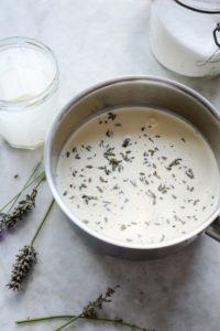 Lavendeleis wie in der Provence mit Himbeer Eiswaffeln (mit Eismaschine) Lavendel Im Milch Kochen 200x300