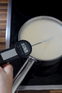 Lavendeleis wie in der Provence mit Himbeer Eiswaffeln (mit Eismaschine) Sauce Anglaise Bis 85 Grad Kochen 200x300
