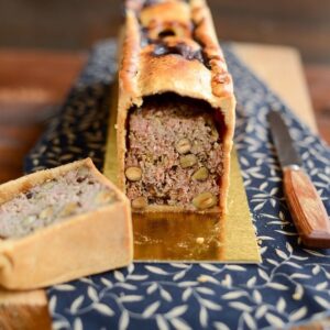 Mirabellen-Haselnuss-Pastete im Teigmantel