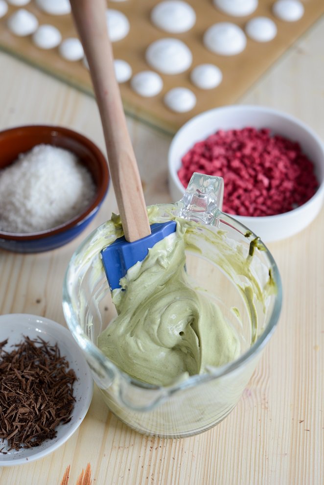  Baiser Bällchen Schritt 2 Creme Aufschlagen Mit Zubehör